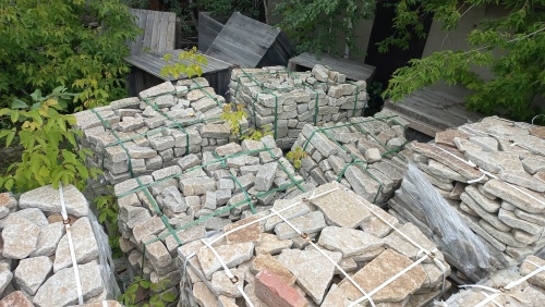 Плитняк гранитный галтованный купить в Полевском