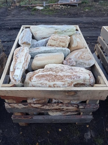 Златолит жёлтый, жёлто-зелёный глыбки и валуны для ланшафтного дизайна купить в Полевском