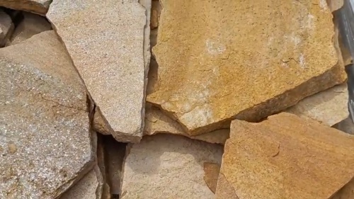Плитняк златолит жёлтый для цоколя купить в Полевском