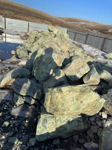 Камни для ландшафтного дизайна зелёные 10-60 килограмм купить в Полевском
