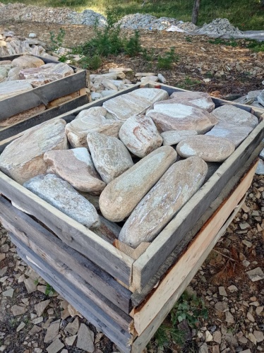 Златолит жёлтый, жёлто-зелёный глыбки и валуны для ланшафтного дизайна купить в Полевском