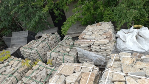 Плитняк гранитный галтованный купить в Полевском