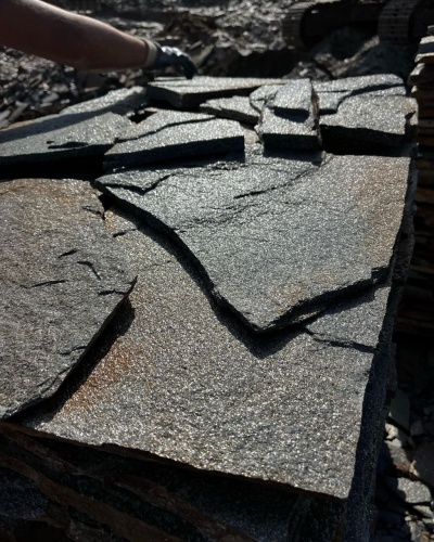 Плитняк златолит серебристый для фасада купить в Полевском