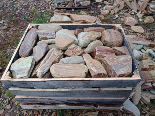 Златолит жёлтый, жёлто-зелёный глыбки и валуны для ланшафтного дизайна купить в Полевском