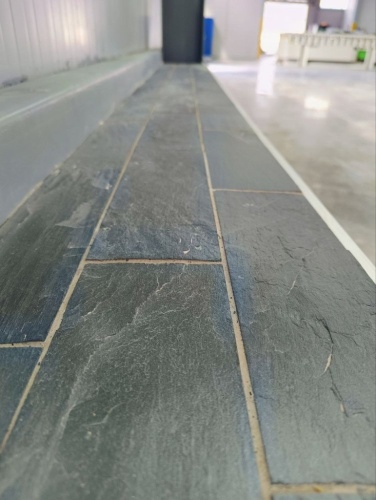 Плитка чёрная из натурального камня фасадная 30 см * 5 см, толщина 7 мм -30 мм купить в Полевском