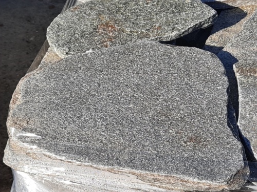 Златолит серебристый галтованный для лестниц купить в Полевском