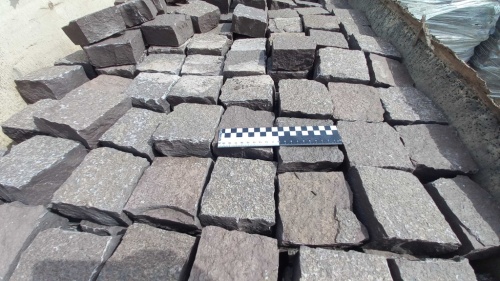 Лемезит колотая брусчатка 10 * 10 см. для парковки купить в Полевском